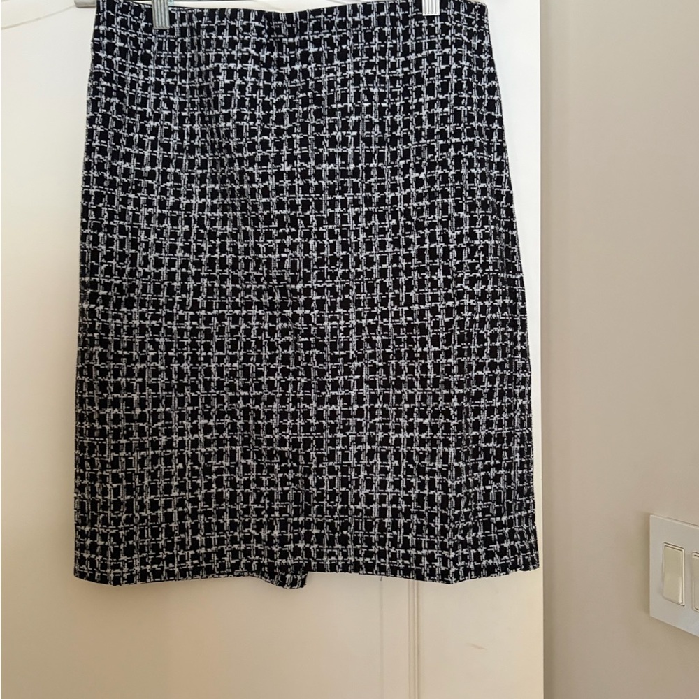 Ann Taylor Knit Black and White Pencil Skirt